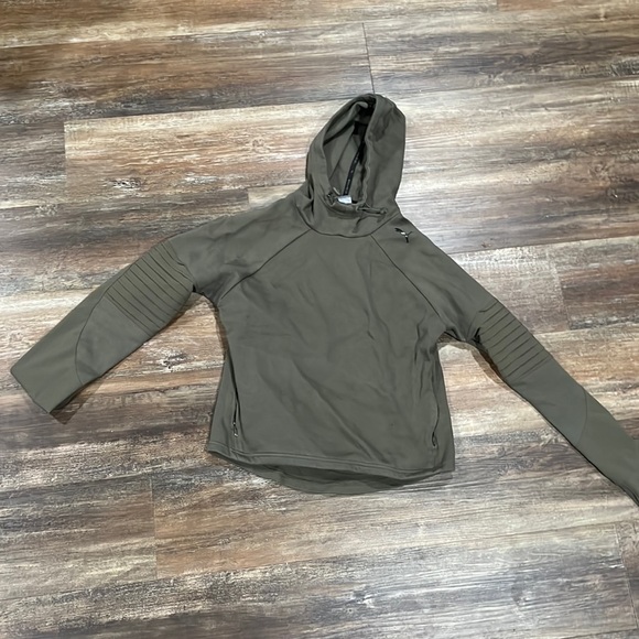 Puma Tops - Puma running sweatshirt